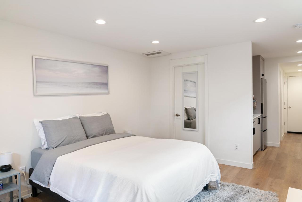 Modern Apartment Near Light Rail Seattle Eksteriør billede